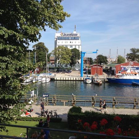 Doppelzimmer Tresen, Direkt Am Alten Strom Rostock Exterior foto